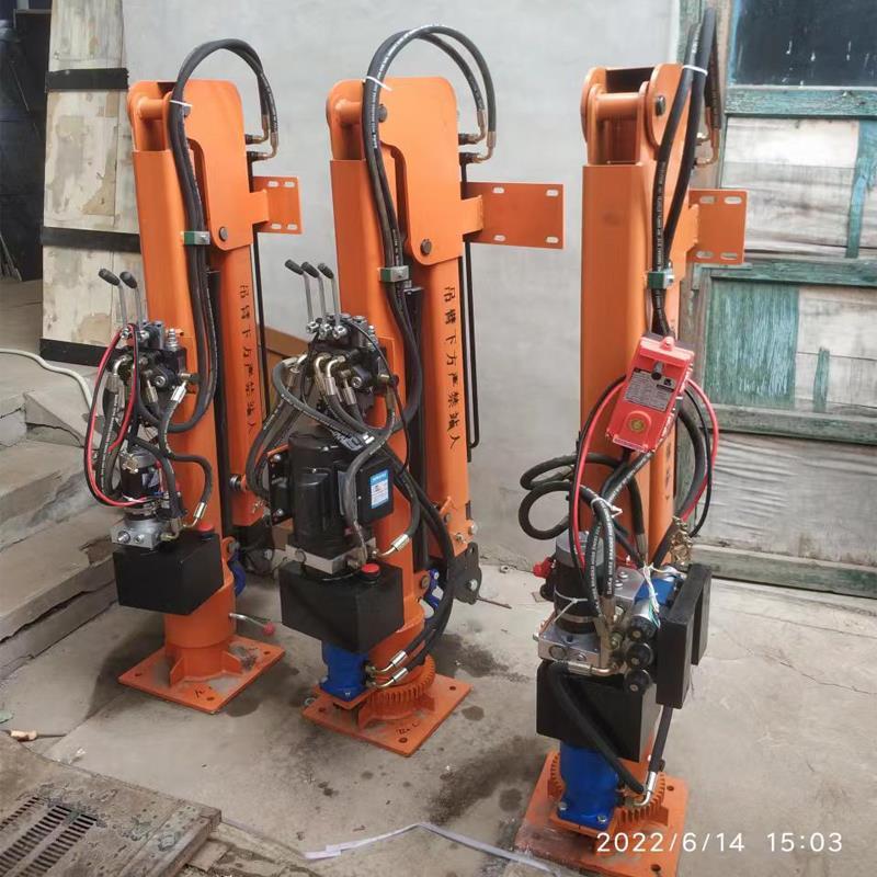 宝山乡重汽蓝牌随车吊 3.2吨 国六动力强 液压驱动 农用自卸起重机